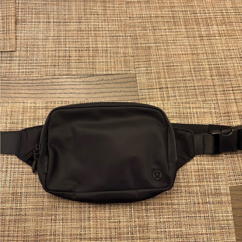 Lululemon Black Fanny Pack